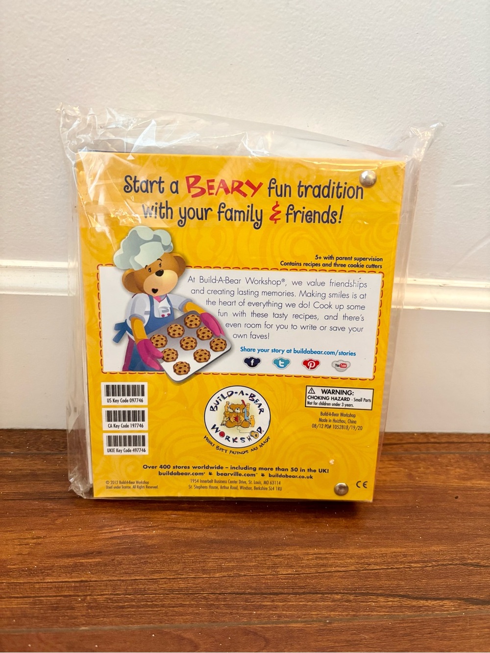 Build-A-Bear Cookbook 2012 - Picture 3 of 4